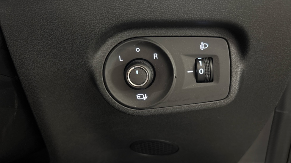 MG ZS 1.5 Hybrid+ Trophy 5dr Auto Hybrid Hatchback - Image 26