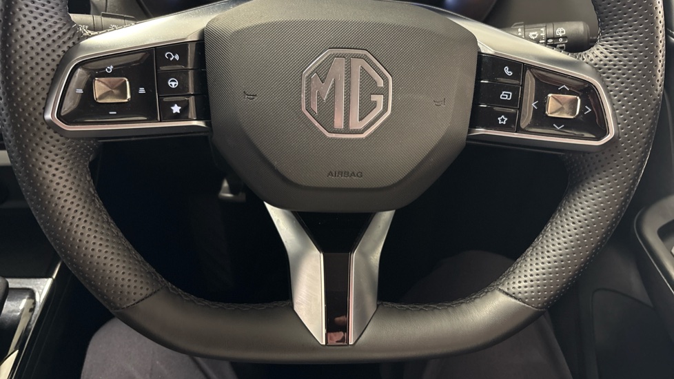 MG ZS 1.5 Hybrid+ Trophy 5dr Auto Hybrid Hatchback - Image 29