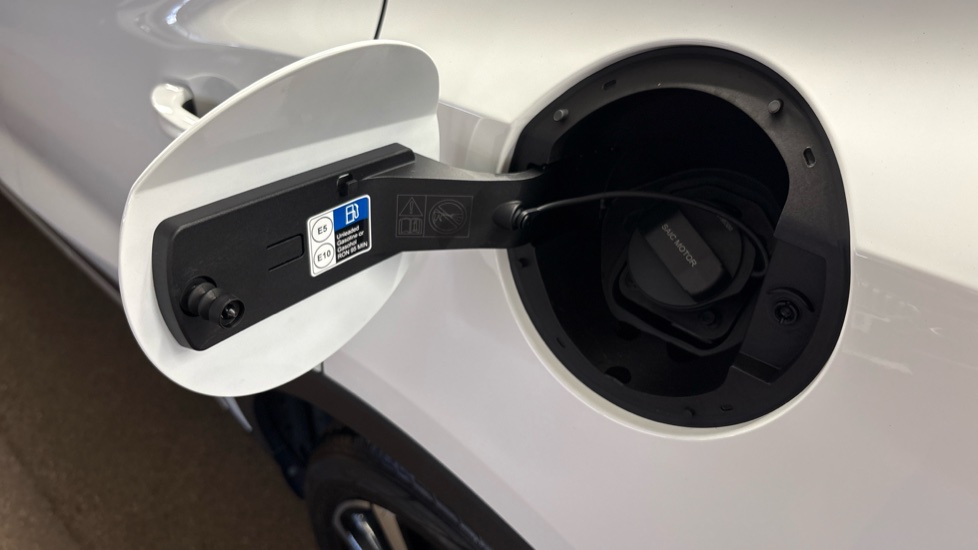 MG ZS 1.5 Hybrid+ Trophy 5dr Auto Hybrid Hatchback - Image 48