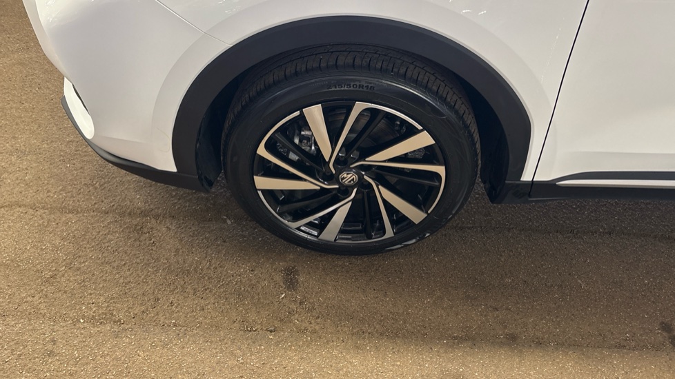 MG ZS 1.5 Hybrid+ Trophy 5dr Auto Hybrid Hatchback - Image 60
