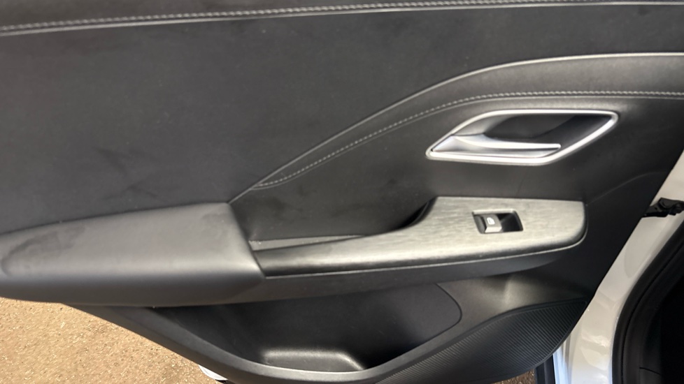 MG ZS 1.5 Hybrid+ Trophy 5dr Auto Hybrid Hatchback - Image 61
