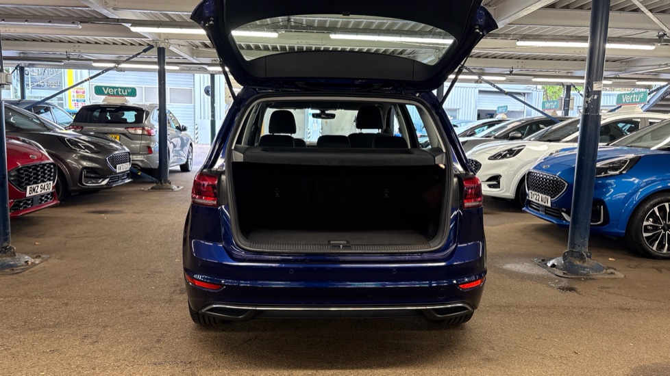 Volkswagen Golf SV 1.5 TSI EVO 150 SE 5dr DSG Petrol Hatchback - Image 4