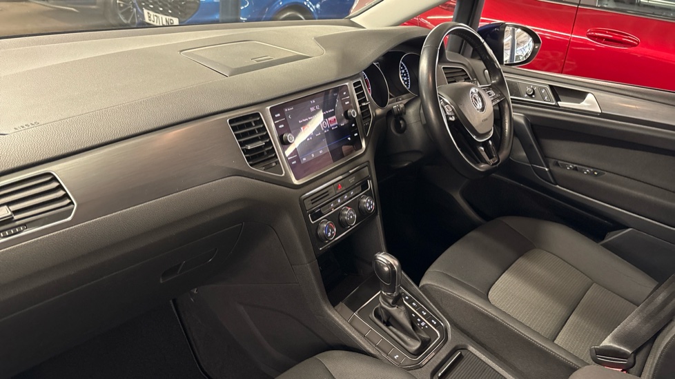 Volkswagen Golf SV 1.5 TSI EVO 150 SE 5dr DSG Petrol Hatchback - Image 9