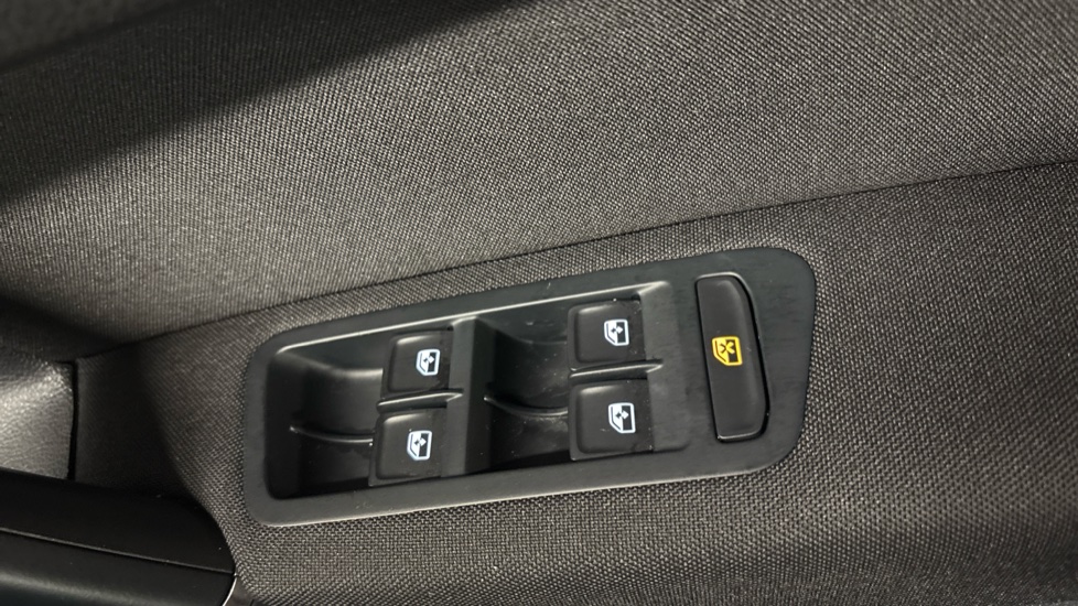 Volkswagen Golf SV 1.5 TSI EVO 150 SE 5dr DSG Petrol Hatchback - Image 23