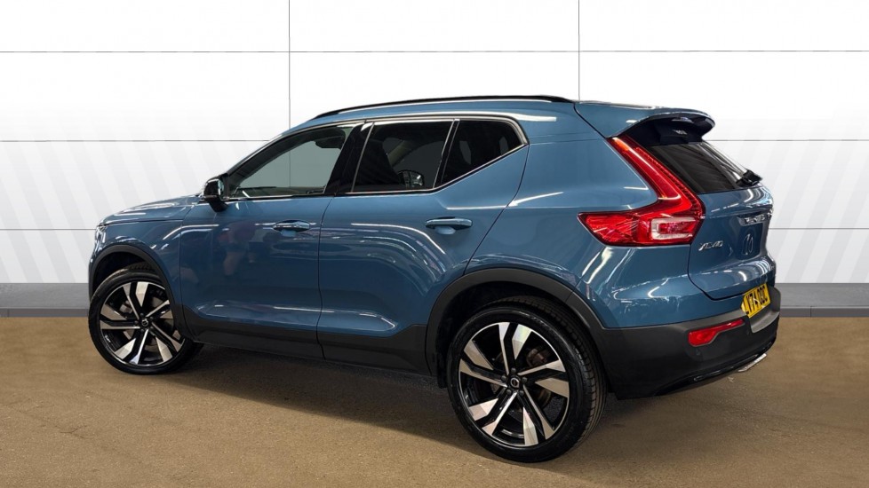 Volvo XC40 2.0 B3P Ultra Dark 5dr Auto Petrol Estate - Image 2