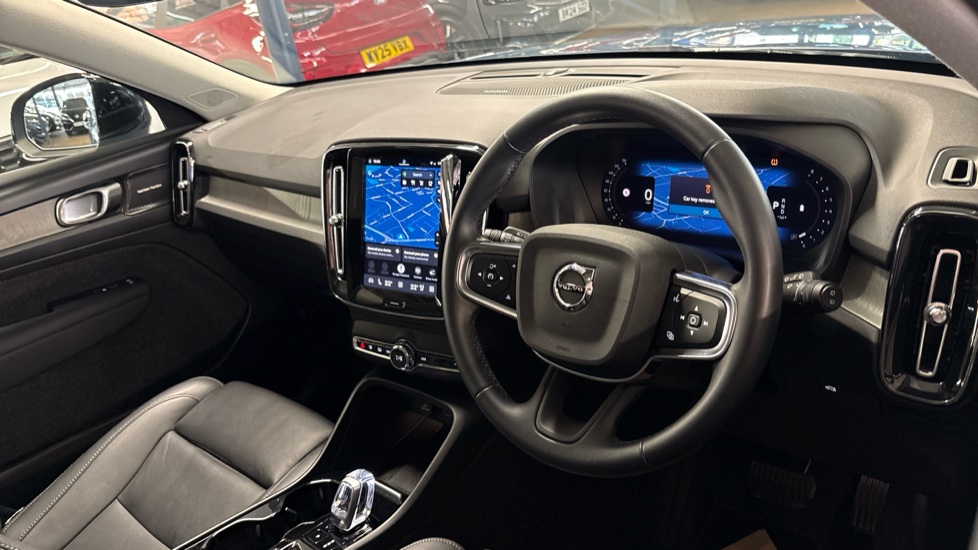 Volvo XC40 2.0 B3P Ultra Dark 5dr Auto Petrol Estate - Image 11