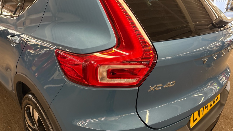Volvo XC40 2.0 B3P Ultra Dark 5dr Auto Petrol Estate - Image 55