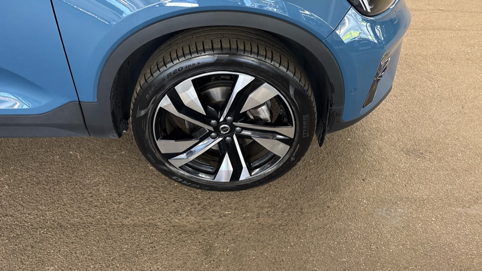 Volvo XC40 2.0 B3P Ultra Dark 5dr Auto Petrol Estate - Image 58