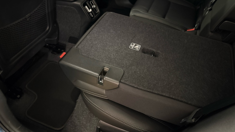 Volvo XC40 2.0 B3P Ultra Dark 5dr Auto Petrol Estate - Image 65