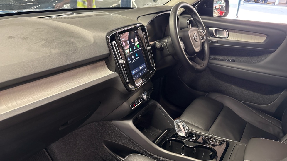 Volvo XC40 2.0 B3P Ultra Dark 5dr Auto Petrol Estate - Image 73