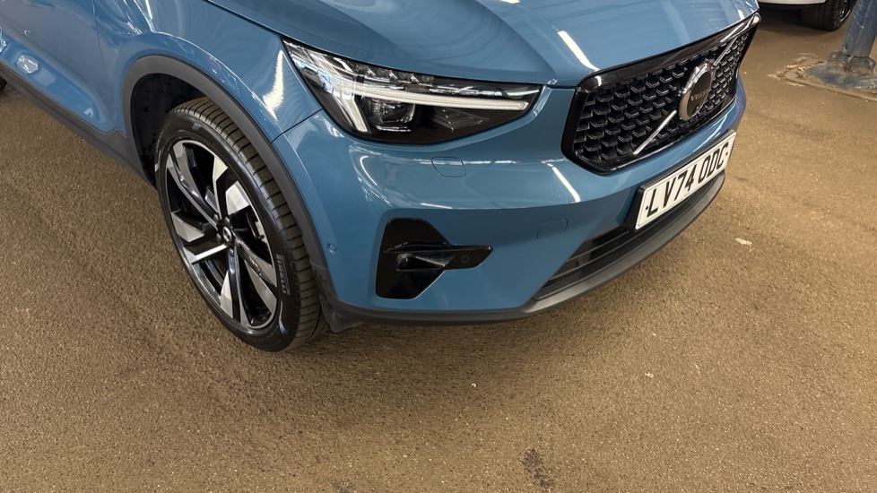 Volvo XC40 2.0 B3P Ultra Dark 5dr Auto Petrol Estate - Image 75