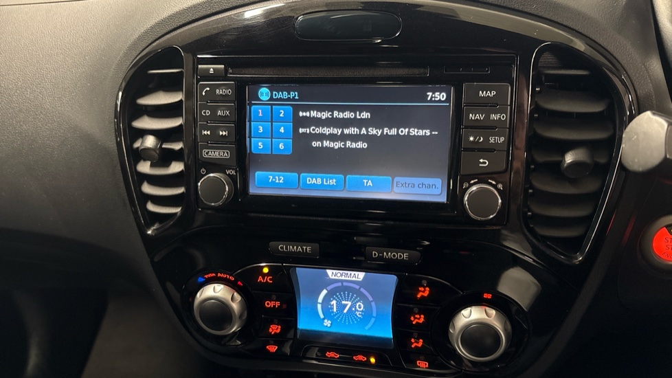 Nissan Juke 1.6 N-Connecta 5dr Xtronic Petrol Hatchback - Image 12