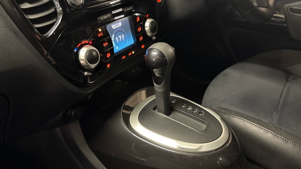 Nissan Juke 1.6 N-Connecta 5dr Xtronic Petrol Hatchback - Image 13