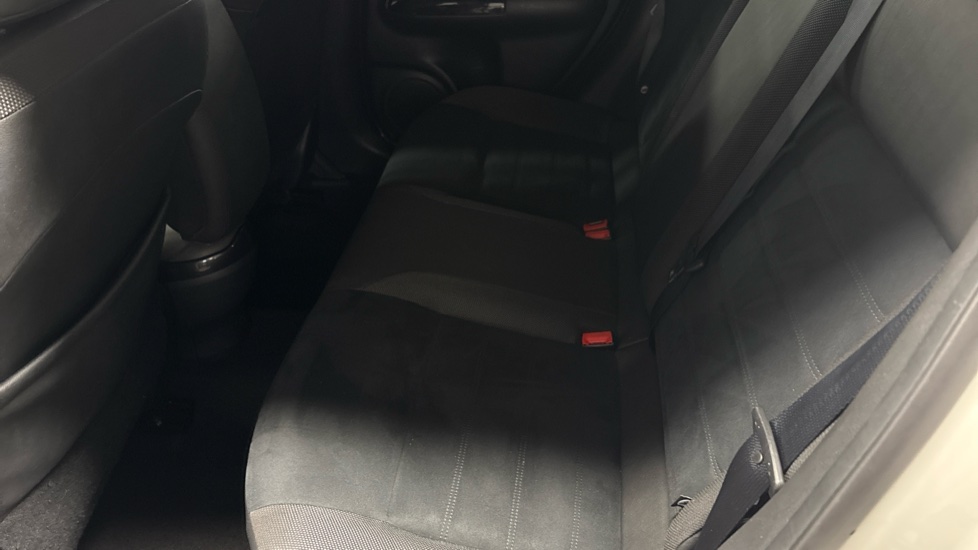 Nissan Juke 1.6 N-Connecta 5dr Xtronic Petrol Hatchback - Image 16