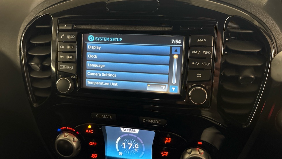 Nissan Juke 1.6 N-Connecta 5dr Xtronic Petrol Hatchback - Image 35