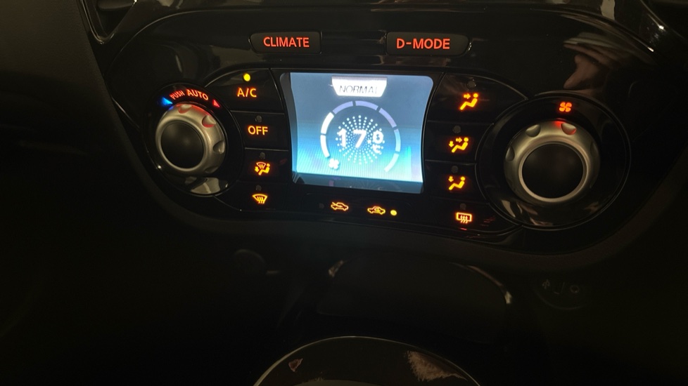 Nissan Juke 1.6 N-Connecta 5dr Xtronic Petrol Hatchback - Image 36