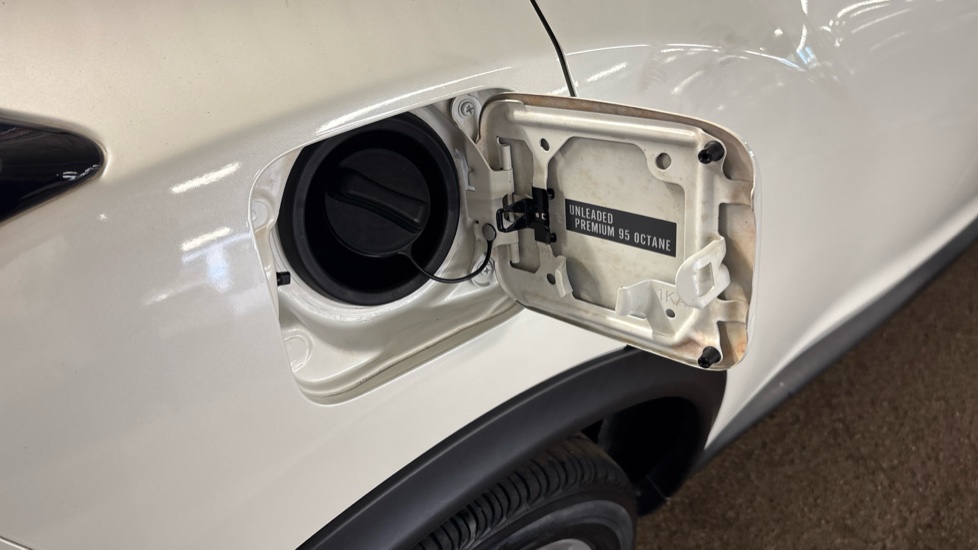 Nissan Juke 1.6 N-Connecta 5dr Xtronic Petrol Hatchback - Image 42