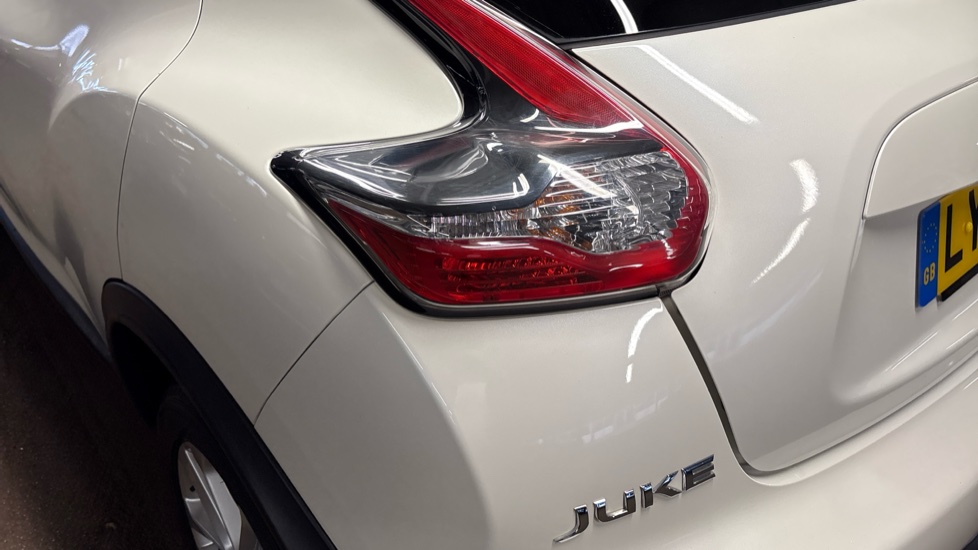 Nissan Juke 1.6 N-Connecta 5dr Xtronic Petrol Hatchback - Image 46
