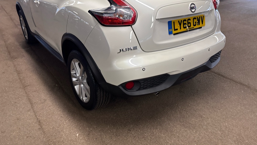 Nissan Juke 1.6 N-Connecta 5dr Xtronic Petrol Hatchback - Image 47