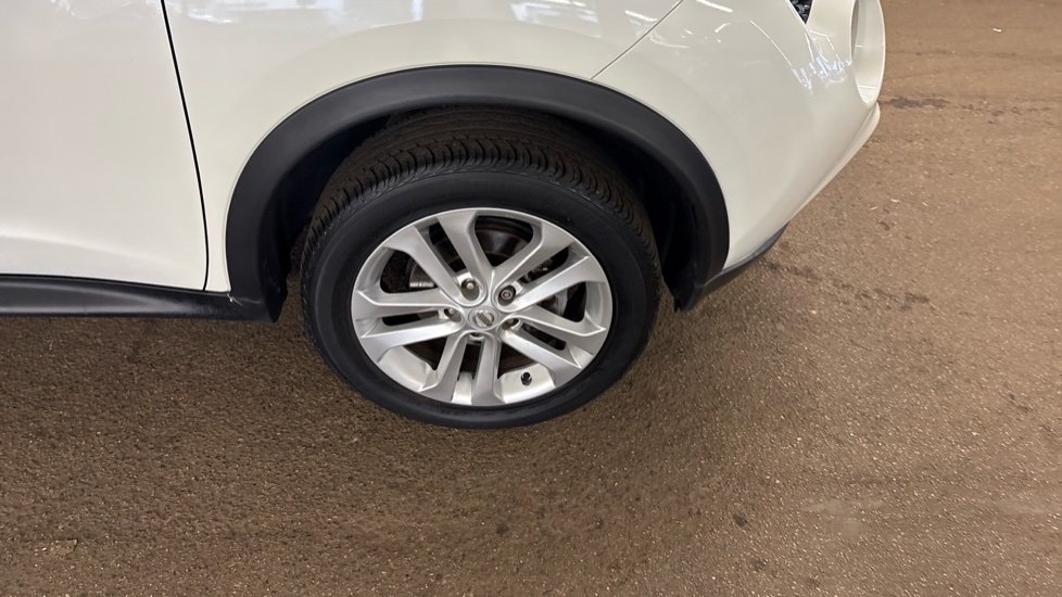 Nissan Juke 1.6 N-Connecta 5dr Xtronic Petrol Hatchback - Image 49
