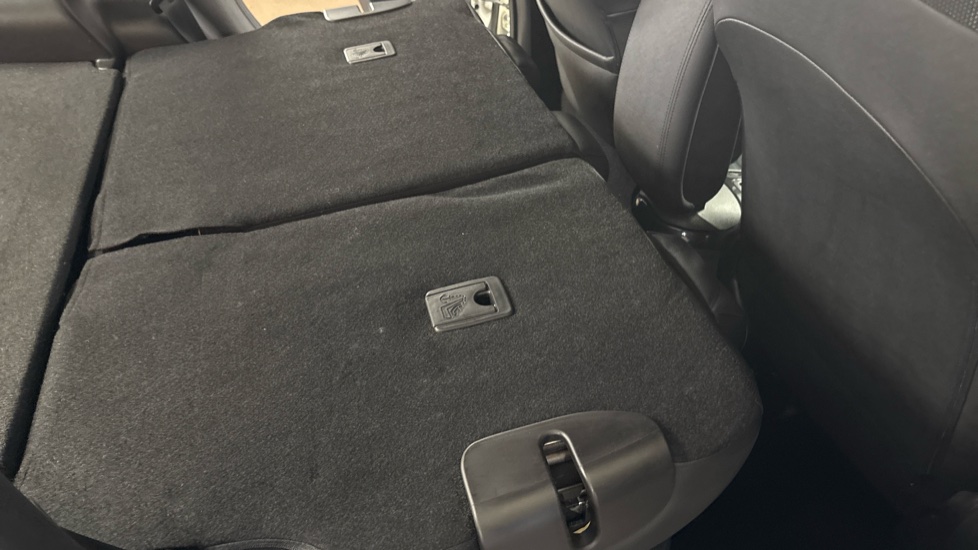Nissan Juke 1.6 N-Connecta 5dr Xtronic Petrol Hatchback - Image 60