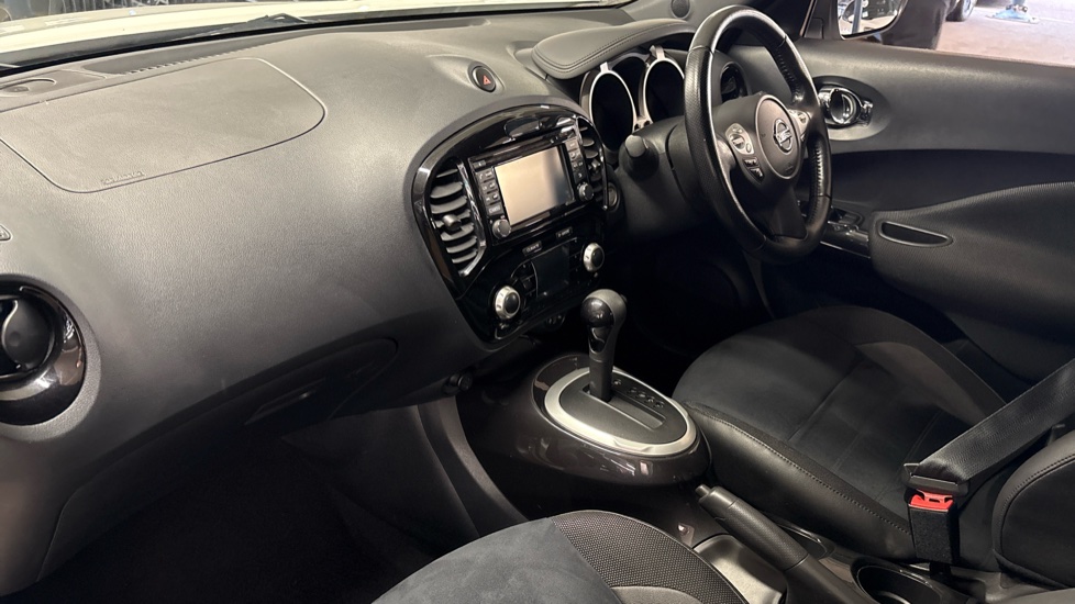 Nissan Juke 1.6 N-Connecta 5dr Xtronic Petrol Hatchback - Image 64