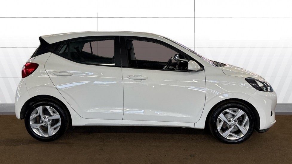 Hyundai i10 1.0 MPi SE Connect 5dr Petrol Hatchback - Image 5