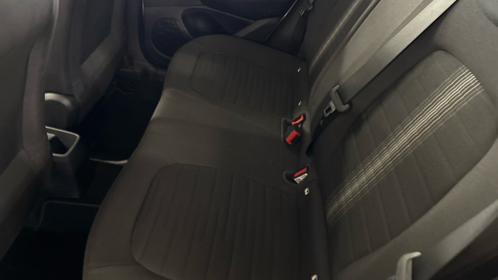 Hyundai i10 1.0 MPi SE Connect 5dr Petrol Hatchback - Image 16