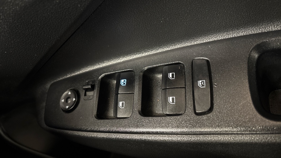 Hyundai i10 1.0 MPi SE Connect 5dr Petrol Hatchback - Image 22