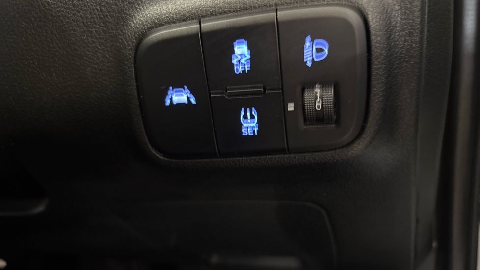 Hyundai i10 1.0 MPi SE Connect 5dr Petrol Hatchback - Image 25
