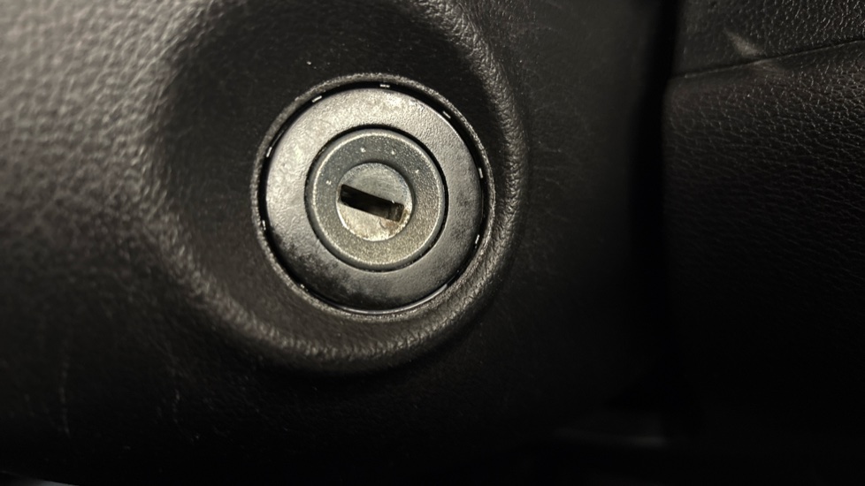 Hyundai i10 1.0 MPi SE Connect 5dr Petrol Hatchback - Image 26
