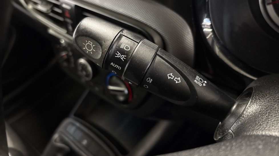 Hyundai i10 1.0 MPi SE Connect 5dr Petrol Hatchback - Image 31