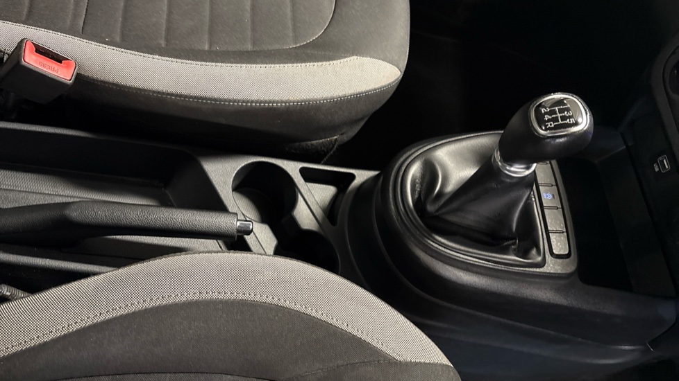Hyundai i10 1.0 MPi SE Connect 5dr Petrol Hatchback - Image 40