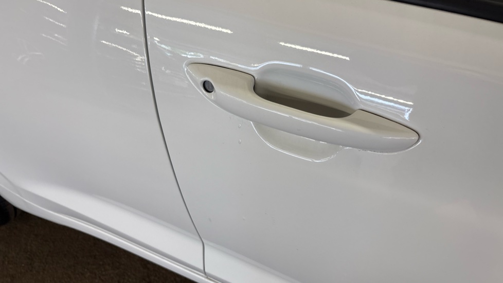 Hyundai i10 1.0 MPi SE Connect 5dr Petrol Hatchback - Image 43