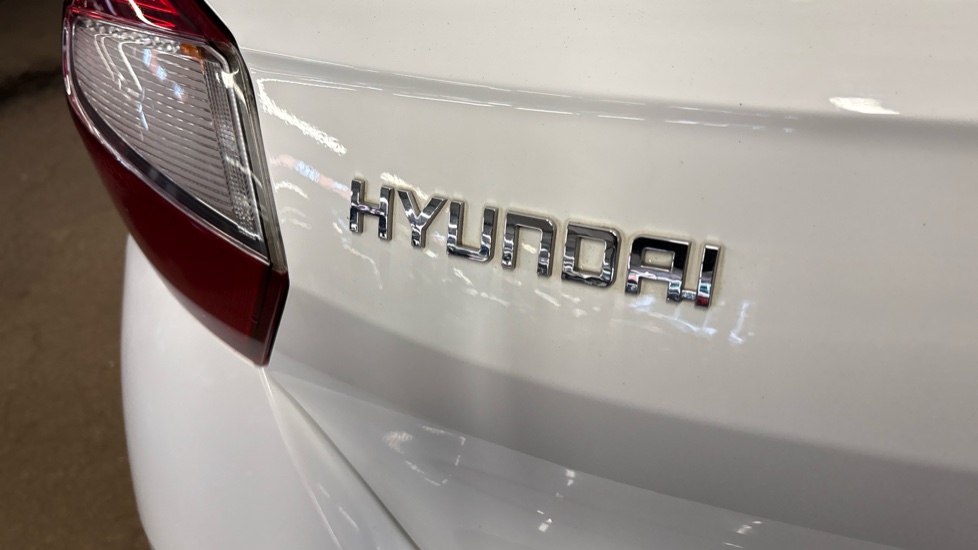 Hyundai i10 1.0 MPi SE Connect 5dr Petrol Hatchback - Image 45