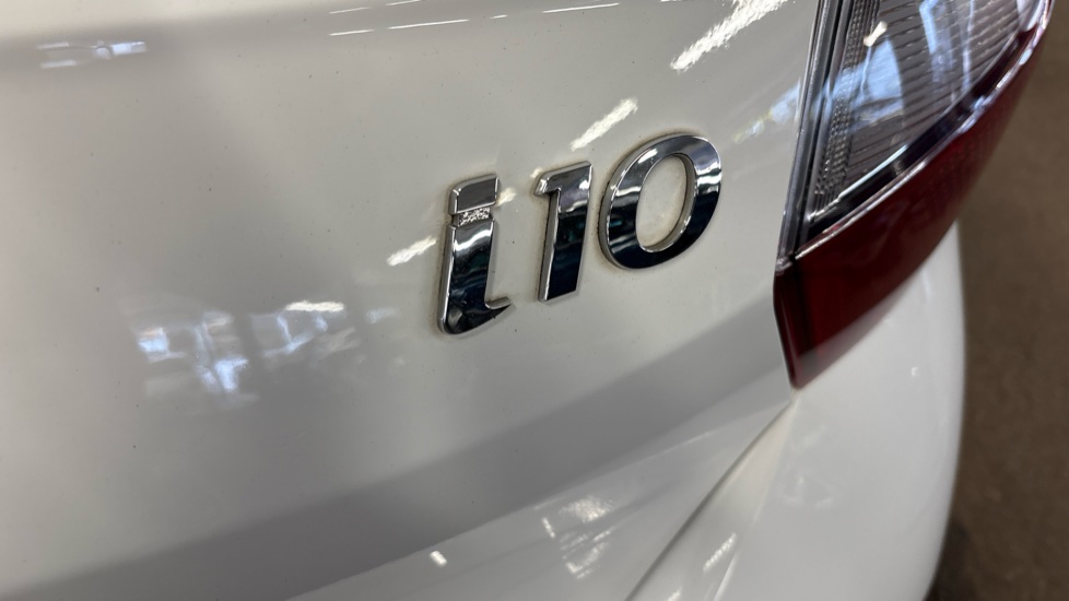 Hyundai i10 1.0 MPi SE Connect 5dr Petrol Hatchback - Image 46
