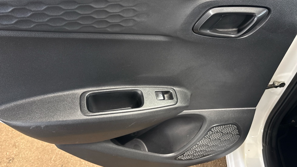 Hyundai i10 1.0 MPi SE Connect 5dr Petrol Hatchback - Image 57