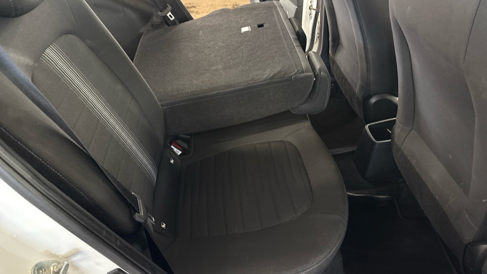 Hyundai i10 1.0 MPi SE Connect 5dr Petrol Hatchback - Image 62