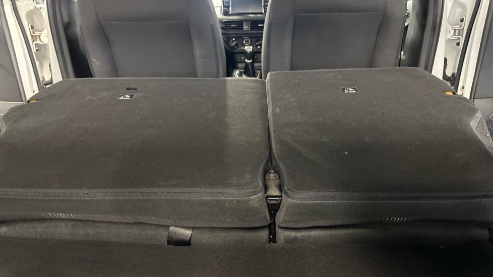 Hyundai i10 1.0 MPi SE Connect 5dr Petrol Hatchback - Image 63