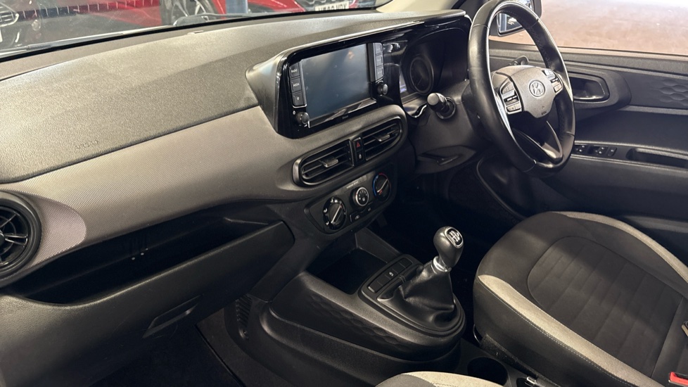 Hyundai i10 1.0 MPi SE Connect 5dr Petrol Hatchback - Image 66