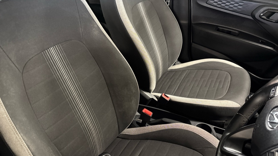 Hyundai i10 1.0 MPi SE Connect 5dr Petrol Hatchback - Image 67