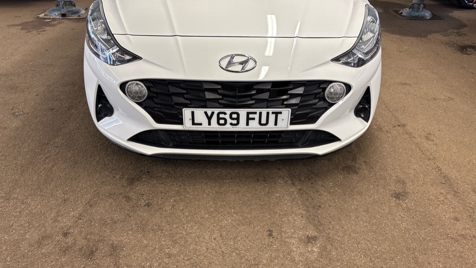 Hyundai i10 1.0 MPi SE Connect 5dr Petrol Hatchback - Image 69