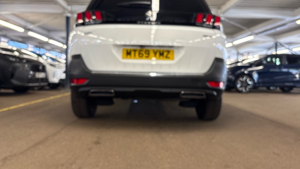 Peugeot 5008 1.5 BlueHDi GT Line Premium 5dr EAT8 Diesel Estate - Image 53