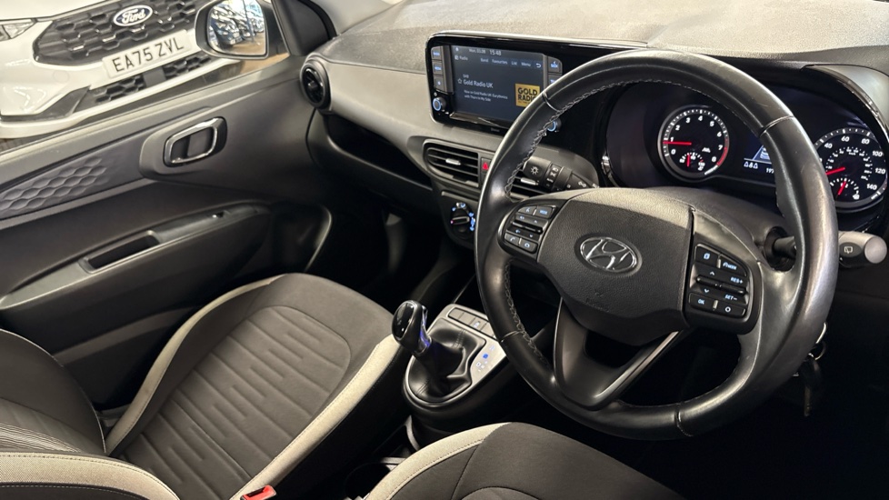 Hyundai i10 1.0 MPi SE Connect 5dr Auto Petrol Hatchback - Image 14