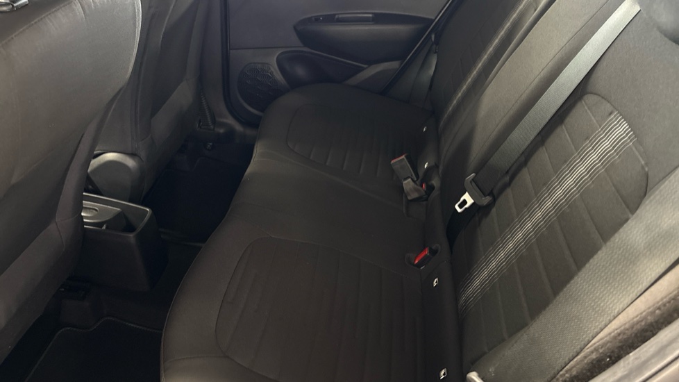 Hyundai i10 1.0 MPi SE Connect 5dr Auto Petrol Hatchback - Image 16