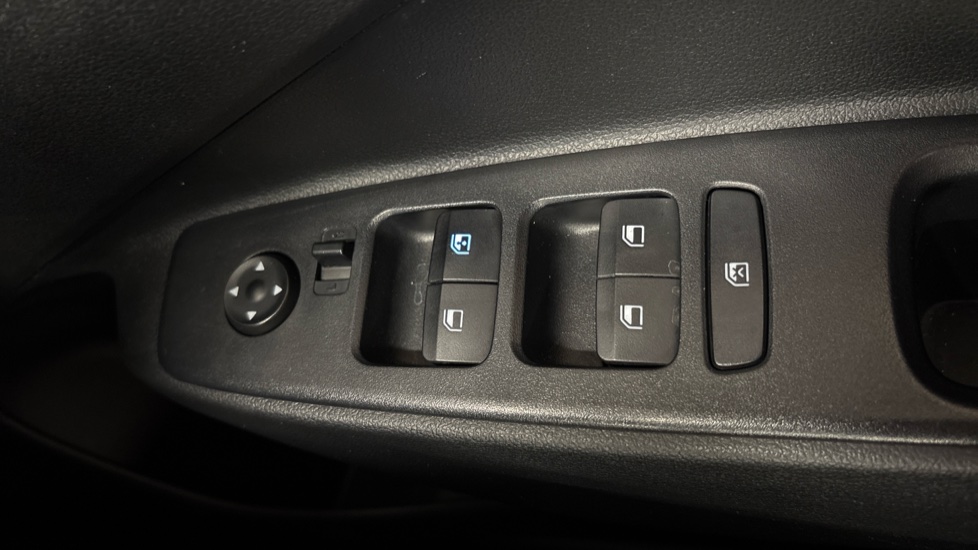 Hyundai i10 1.0 MPi SE Connect 5dr Auto Petrol Hatchback - Image 22
