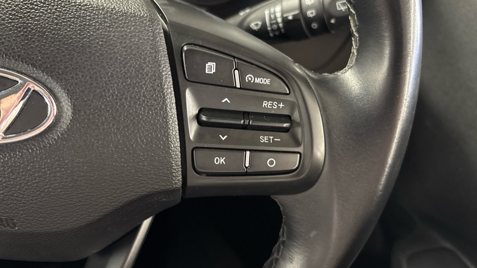 Hyundai i10 1.0 MPi SE Connect 5dr Auto Petrol Hatchback - Image 27