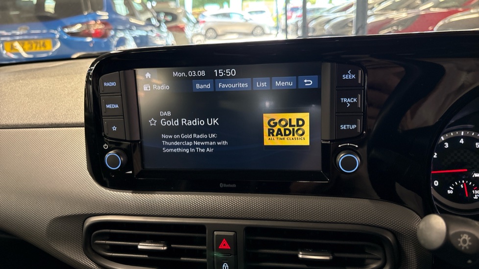 Hyundai i10 1.0 MPi SE Connect 5dr Auto Petrol Hatchback - Image 32