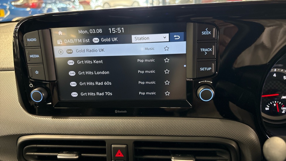 Hyundai i10 1.0 MPi SE Connect 5dr Auto Petrol Hatchback - Image 33