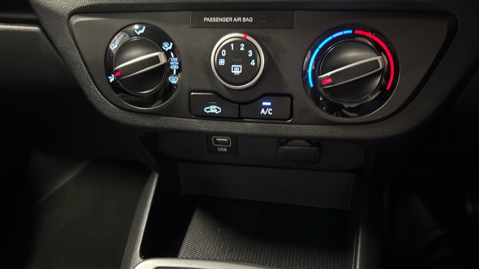 Hyundai i10 1.0 MPi SE Connect 5dr Auto Petrol Hatchback - Image 35